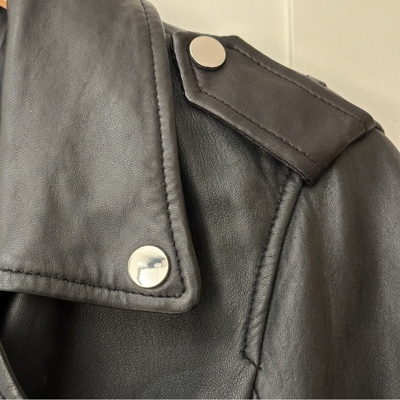 Leather jacket - Picture 4 of 7